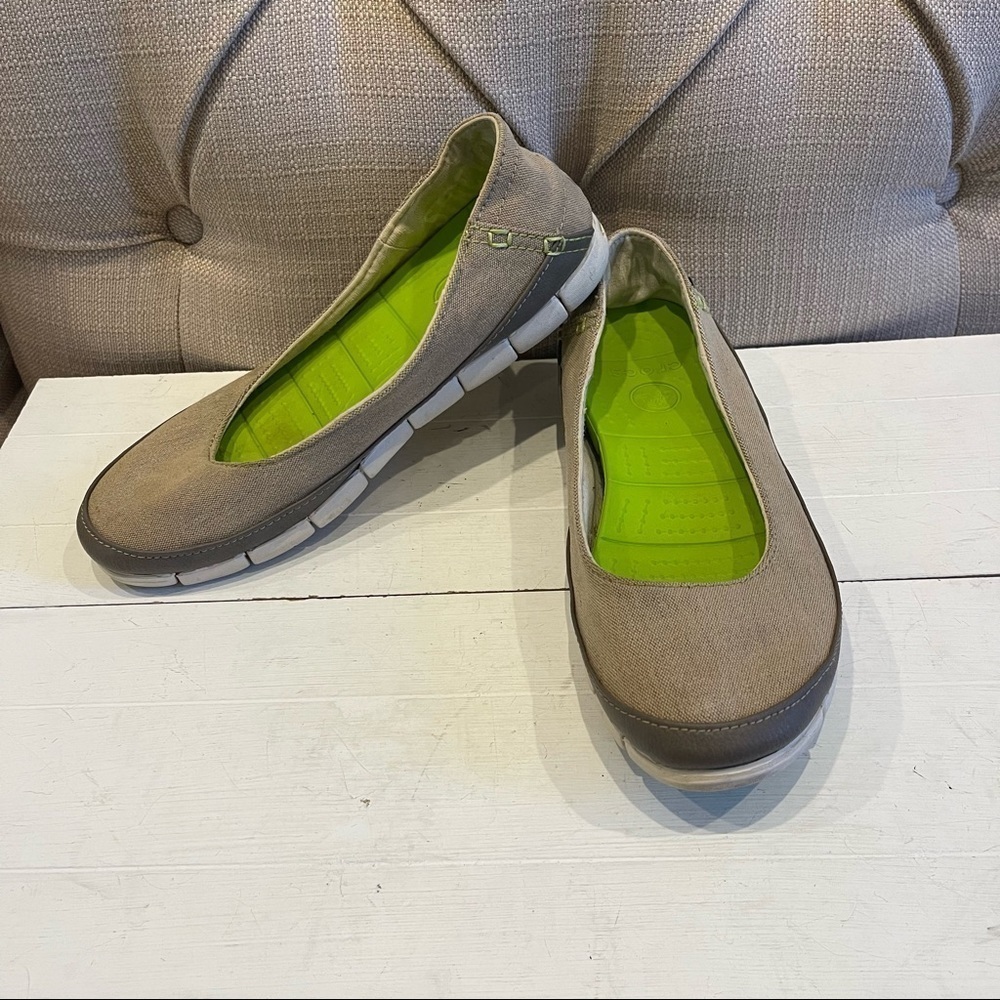 Crocs Khaki & Stucco Flats Size 7